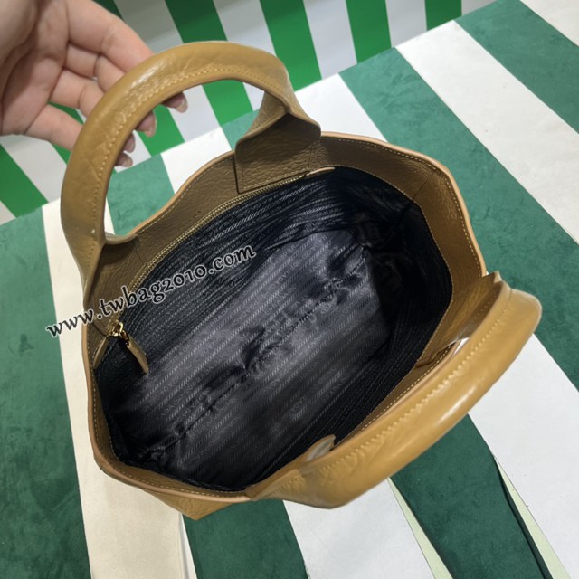 Prada專櫃新品石頭紋系列手提包 普拉達杏色石頭紋牛皮手袋男女包包 csp1657